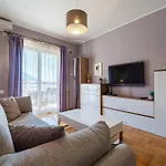 Lovely Studio With Panoramic City View
