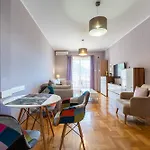 Lovely Studio With Panoramic City View