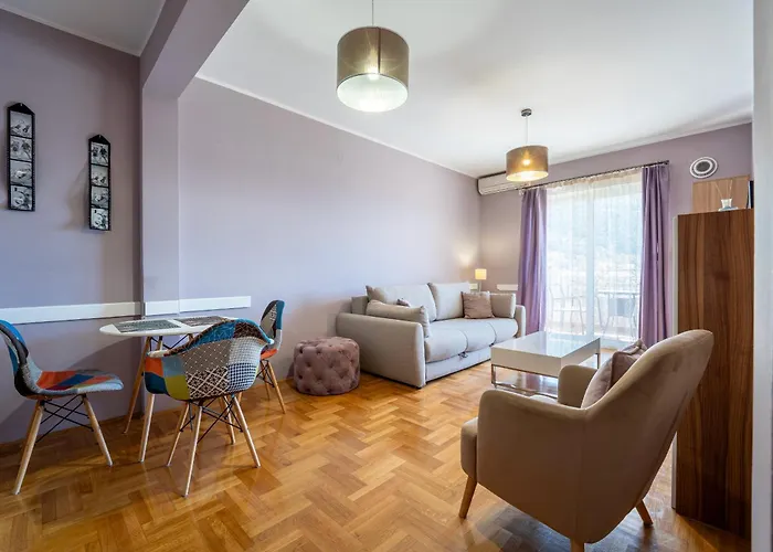 Lovely Studio With Panoramic City View